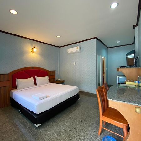Soda Resort Kamphaeng Phet Buitenkant foto