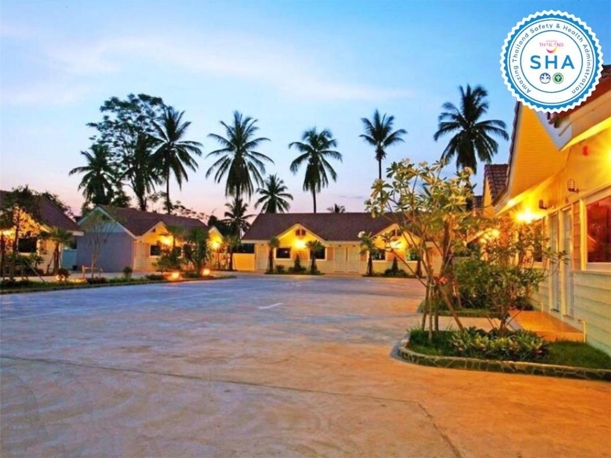 Soda Resort Kamphaeng Phet Buitenkant foto