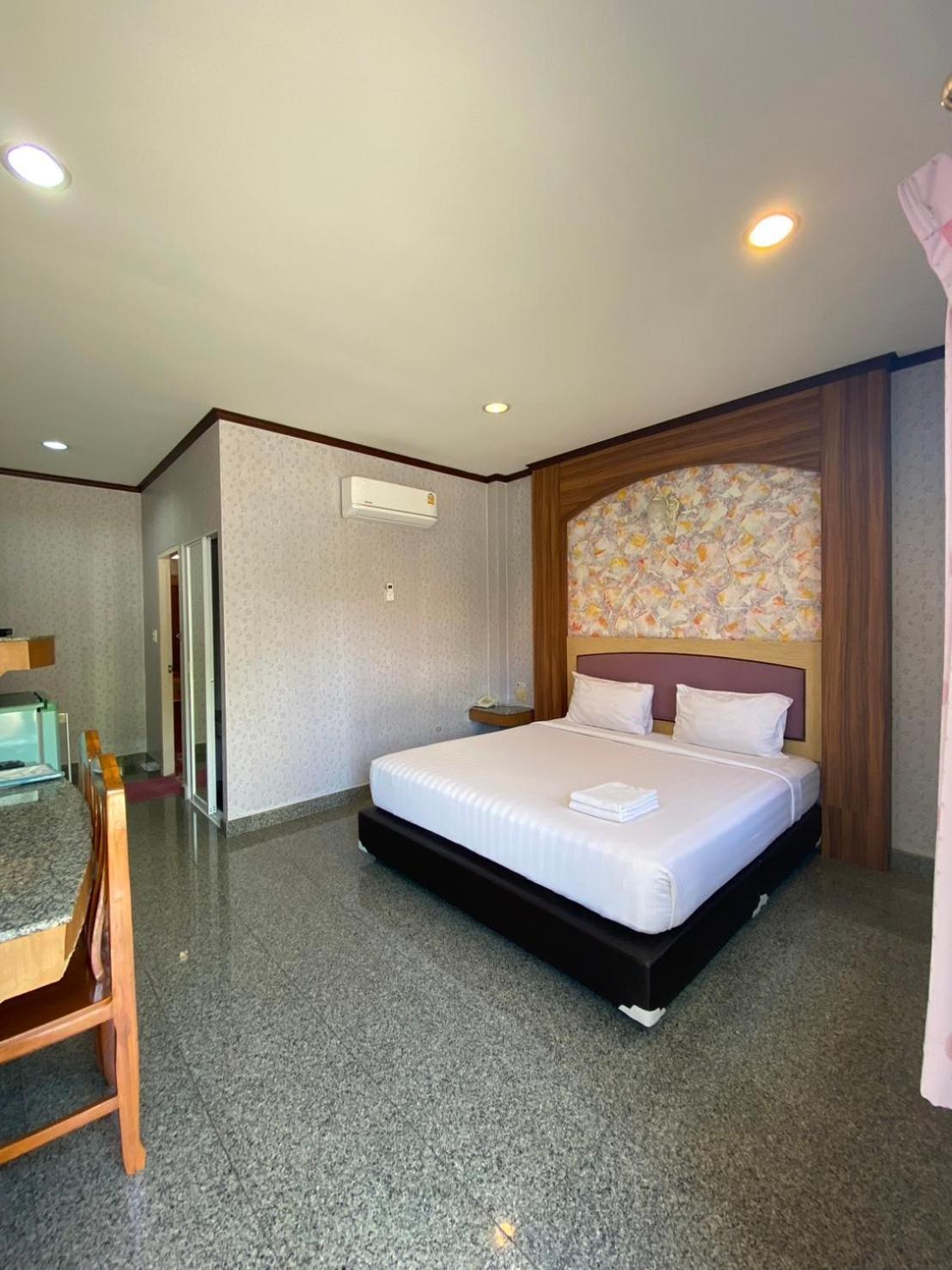 Soda Resort Kamphaeng Phet Buitenkant foto