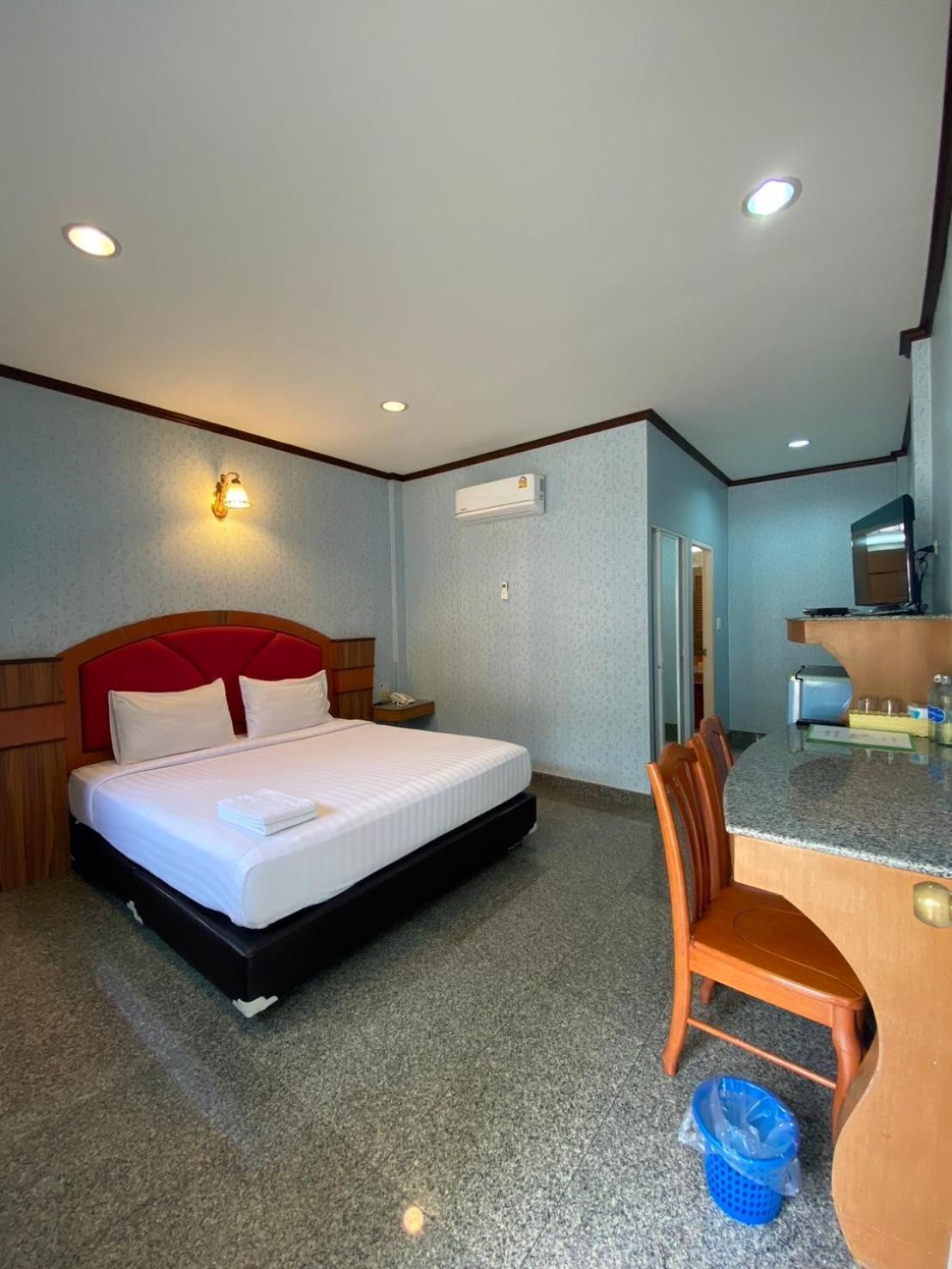 Soda Resort Kamphaeng Phet Buitenkant foto