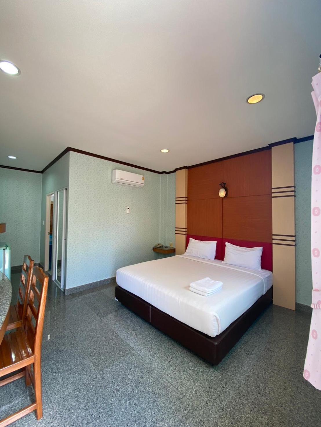 Soda Resort Kamphaeng Phet Buitenkant foto