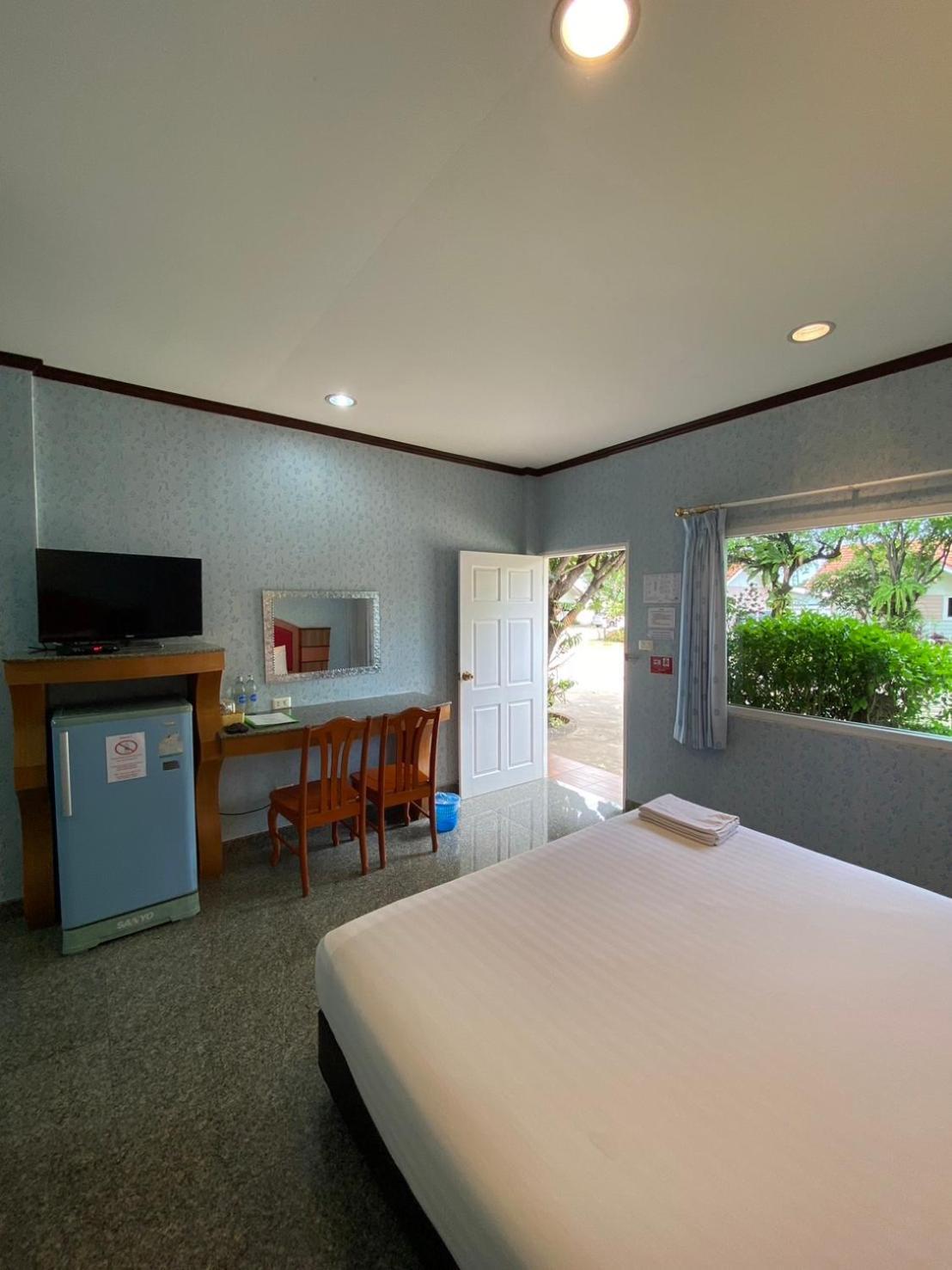 Soda Resort Kamphaeng Phet Buitenkant foto