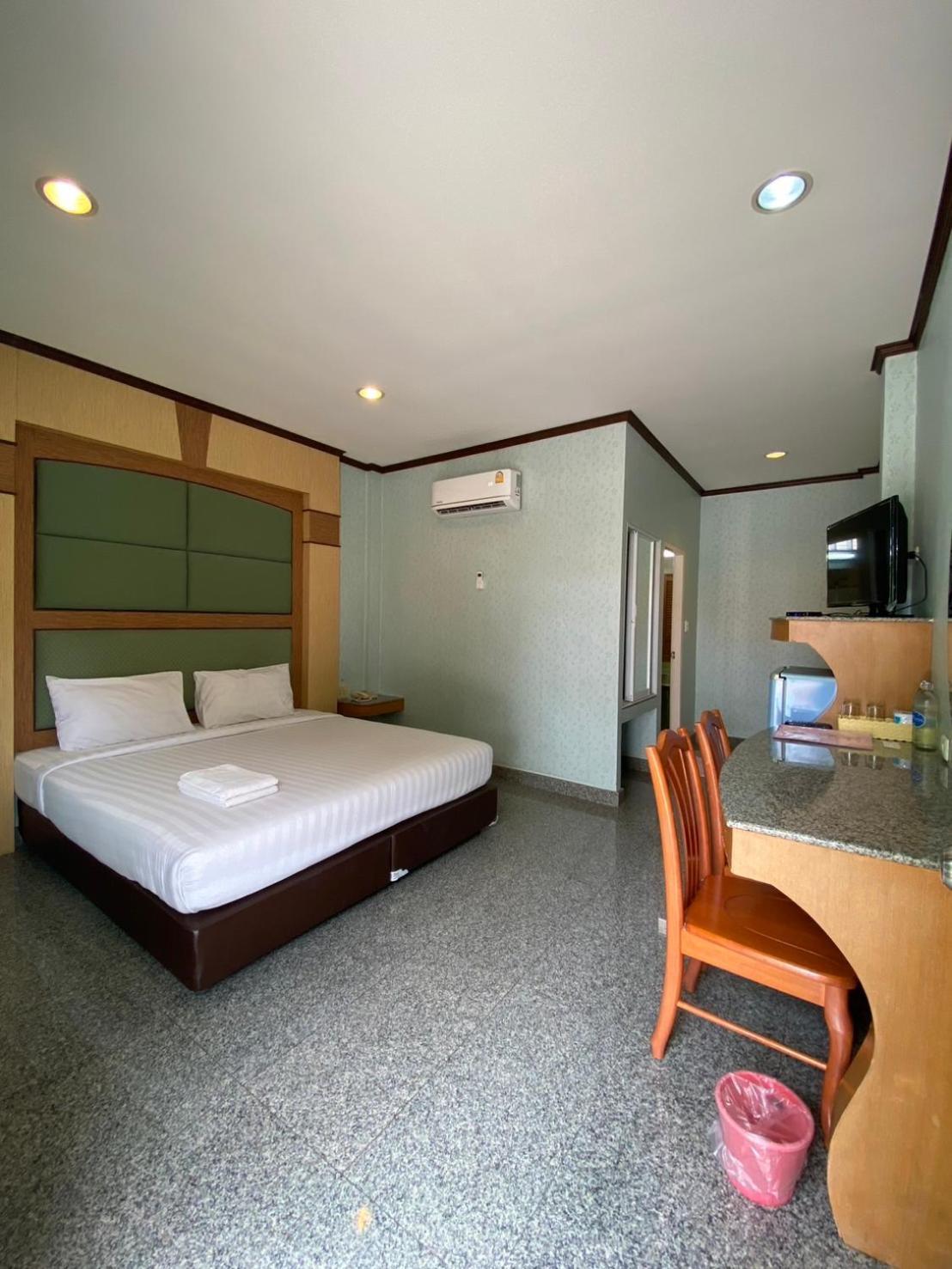 Soda Resort Kamphaeng Phet Buitenkant foto