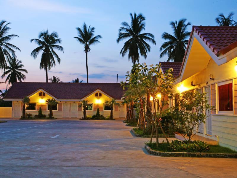 Soda Resort Kamphaeng Phet Buitenkant foto