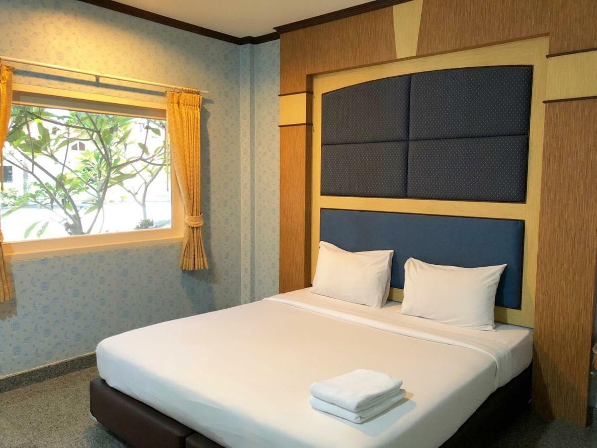 Soda Resort Kamphaeng Phet Buitenkant foto