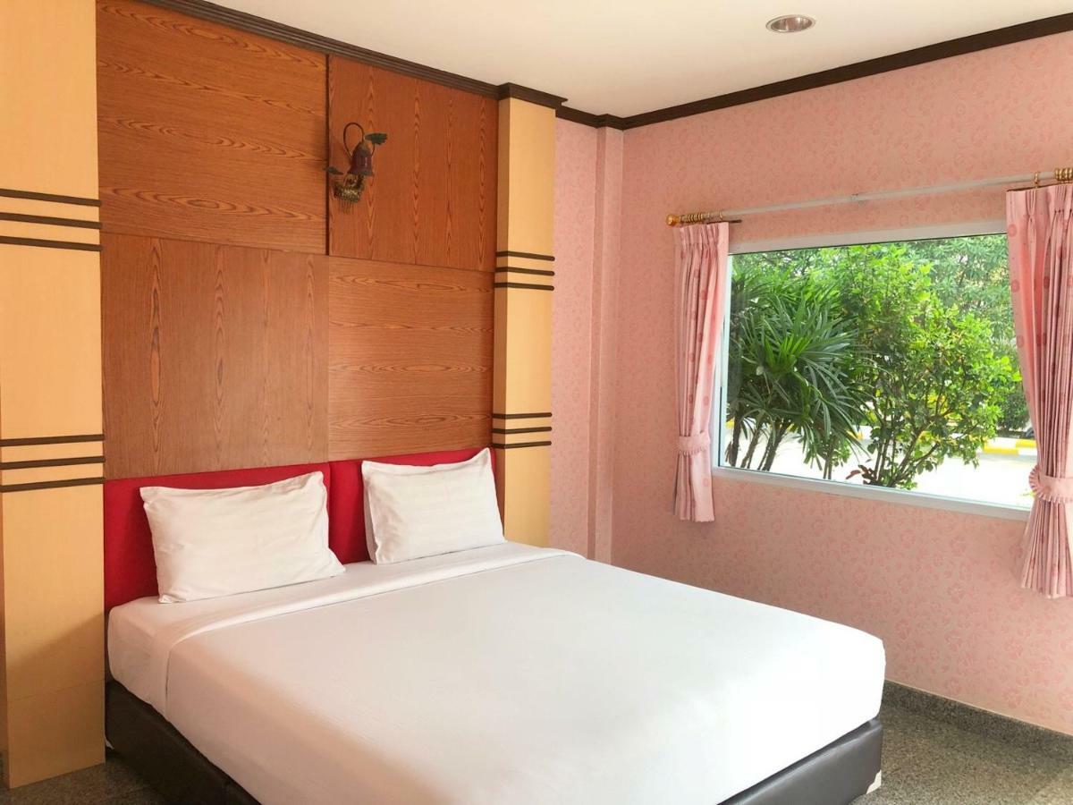 Soda Resort Kamphaeng Phet Buitenkant foto